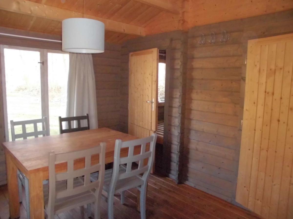 Vakantiepark t Urkerbos - Blokhutje Bagian luar foto